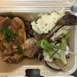 前菜盛り合わせ2人前盛　1800円
ホロホロ鶏のコンフィ　ポルチーニソース1200円
パスタソース　800円
生パスタ麺120g  200円