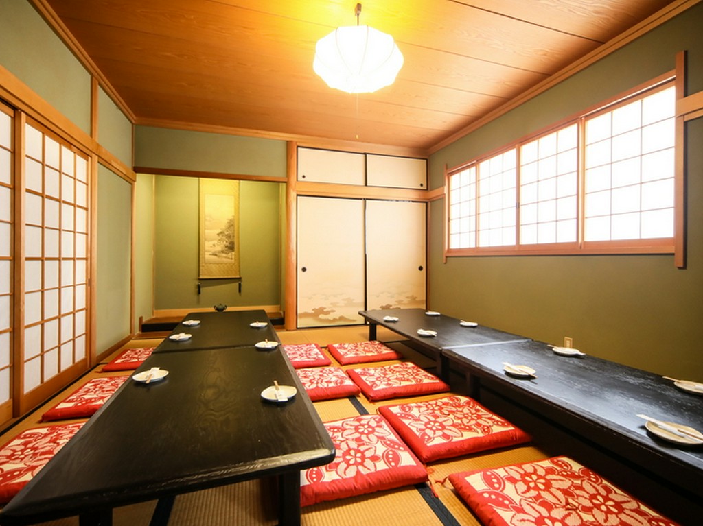 家族・親族の会食などにも便利な座敷席