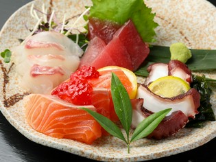 必ず注文したい、季節ごとの味『刺身盛合せ』