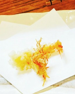 生きた海老をいただく