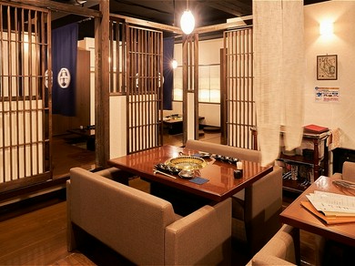 ゆったりとした贅沢な時間が流れる、落ち着いた大人の空間