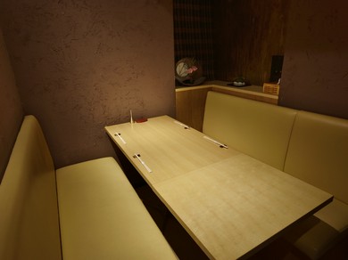 ゆったりとソファーを配した、居心地の良いプライベート空間