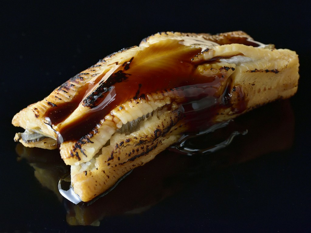 水あめのように滑らかなツメが、とろりと溶け出した『穴子』