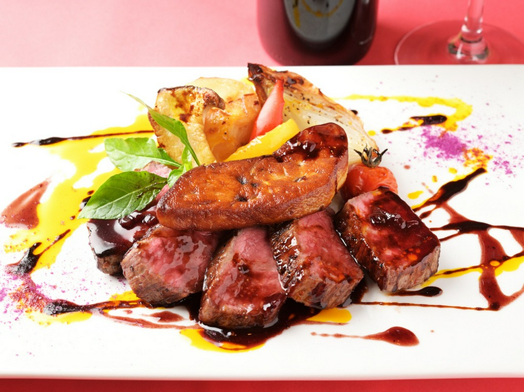 知多牛ステーキとフォアグラ（ロッシーニ）