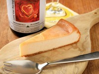 食後だけでなく、ビールと共にぜひ楽しみたい『ベルギービールに合うチーズケーキ』