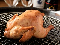 ベルギーのじっくりローストした丸鶏が基本！『週末限定！雛鶏の燻製ロースト』