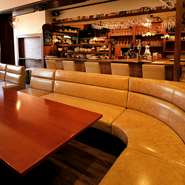 軽く一杯飲みたい時、あるいはもう少しゆっくりと飲み直したい時にも、気軽に立ち寄れる場所。ベルギービールファンはもちろん、興味がある人や一度触れてみたいと考えている方にも最適です。