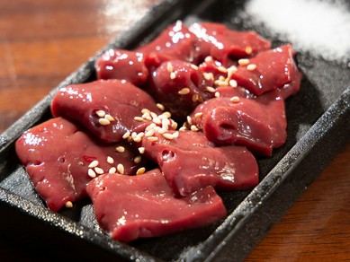 濃厚な甘みがクセになる、国産和牛肉の『特選レバー』