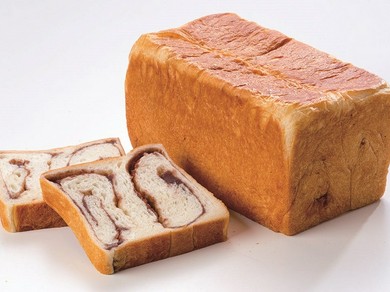 あんことバターの絶妙さを知るエリアならではのメニュー『だから君が好き（小倉あん）1斤 』