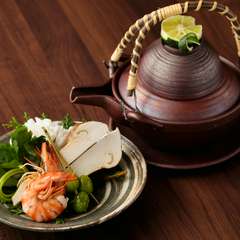 素材から出る旨みを堪能できる『土瓶蒸し』（季節限定）