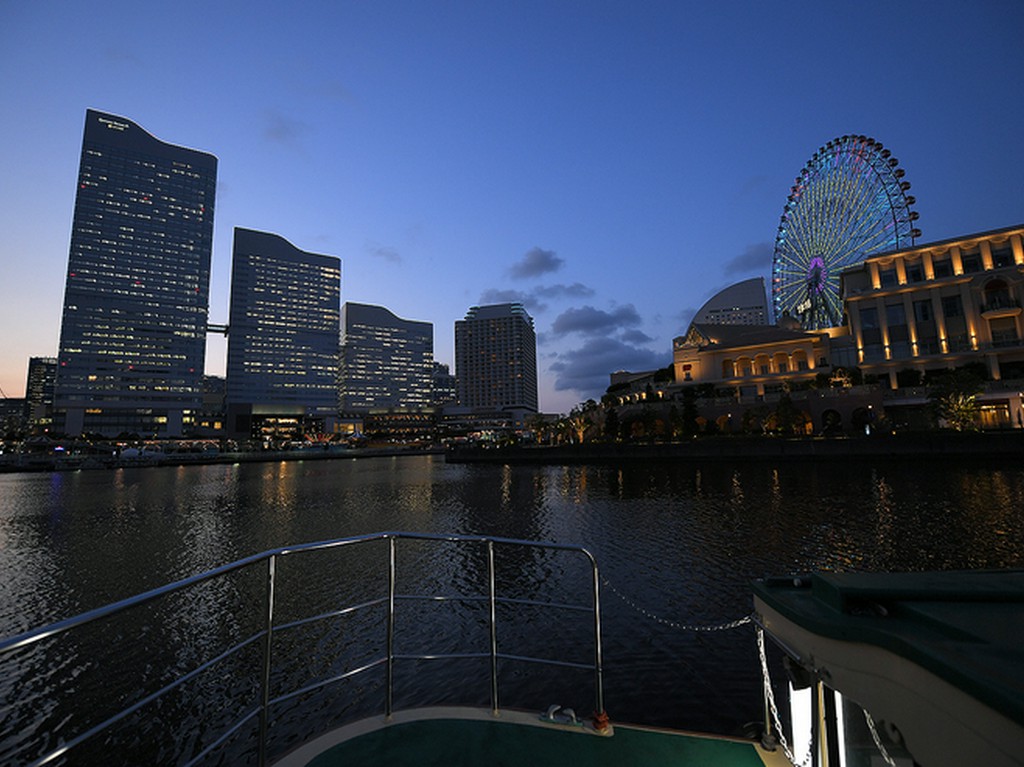 ランチは船上から横浜の名所めぐり。心に残る女子会を演出