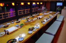 気軽に屋形船で宴会・会合・
結婚式２次会でもご利用いただけます。