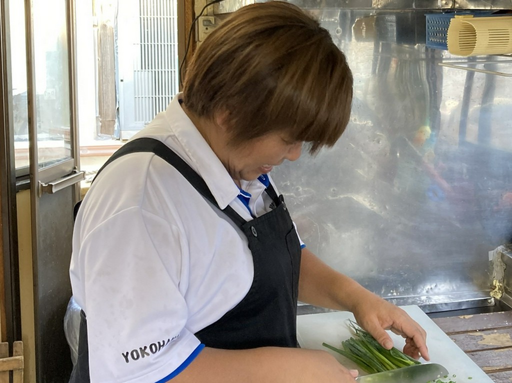 屋形船から眺める横浜の夜景。景色と料理で素敵な思い出