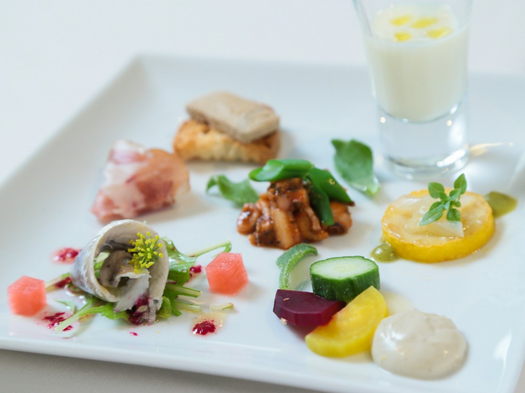 女子会に人気! ランチ＆ディナーとも、豊富なメニューが揃う