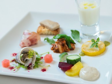 女子会に人気! ランチ＆ディナーとも、豊富なメニューが揃う