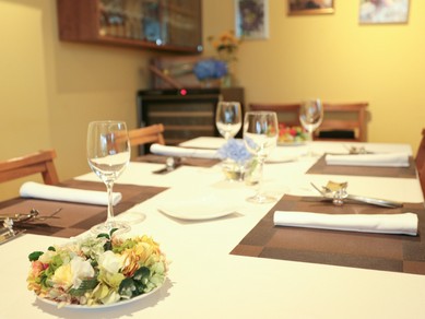 季節の皿に合うイタリアワインが充実。多彩な食後酒も楽しみ