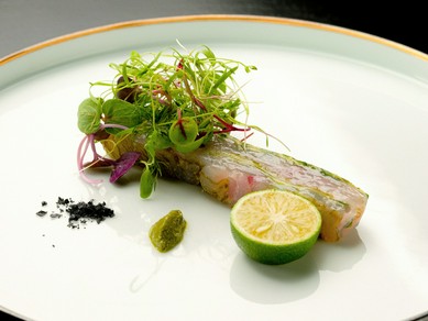 お二人の特別な日の食事にふさわしい