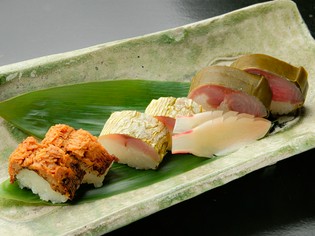 シャリと旬魚が織りなすハーモニーをいただく『棒寿司』