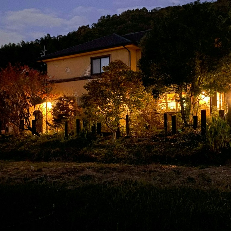 ディナーは隠れ家として