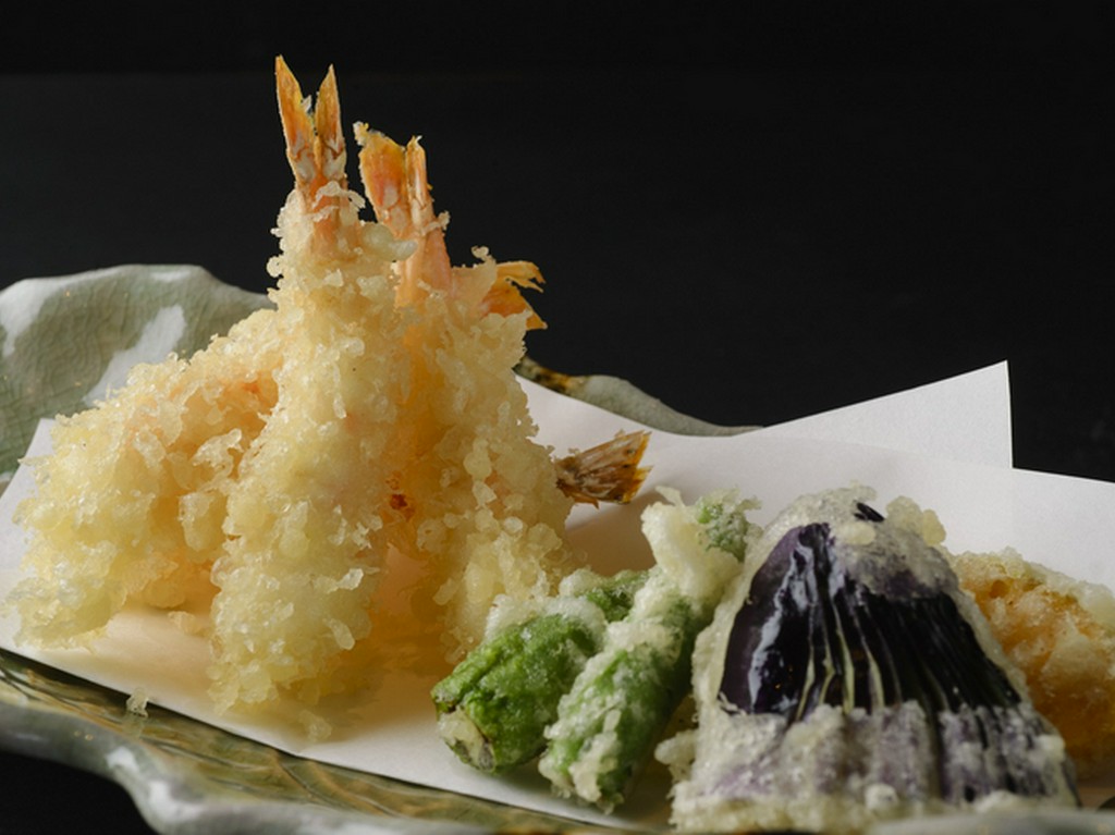 旬の魚に季節の野菜。揚げたての『天ぷら盛り合わせ』