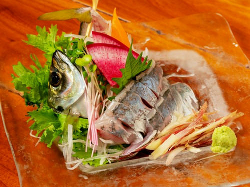 注文を受けてから、水槽から引き揚げ『お造り』に