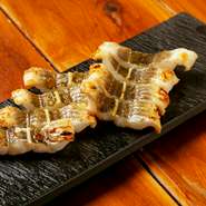 肉厚＆ジューシーな穴子。満足度の高い逸品を白焼きや天ぷらで