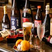 本格焼酎、厳選日本酒が幅広くラインナップされ、食材に合わせて楽しめます。中でも焼酎は質・量ともに充実していてボトルキープもおすすめ。ワインも甘めのものからフルボディまで種類豊富に揃っています。
