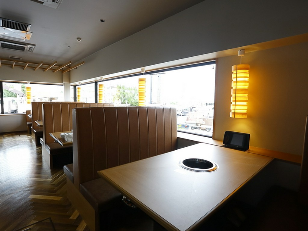 注文はタッチパネル式、手間を省いて焼肉ざんまい