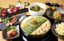 人気メニュー「もつ鍋」「馬刺し」「和牛ステーキ」をメインにたっぷりとお楽しみ頂ける豪華なコースです。
