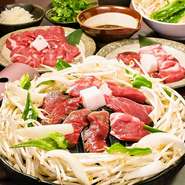 鮮魚だけではない、北海道の名物『ジンギスカン』。仲間と一緒にワイワイ楽しめる鍋料理です。新鮮な羊肉と野菜はヘルシーなので、たくさん食べてもギルティフリー。女子会にもオススメです。
