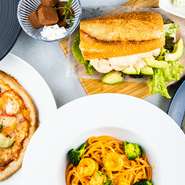 【冷めても美味しい】を基本に、皆様の【stayhome】を少しでも、素敵な時間にできるよう、テイクアウトメニューをご用意させて頂きました♪期間限定ではございますが、マリコのテイクアウトメニューをお試しください