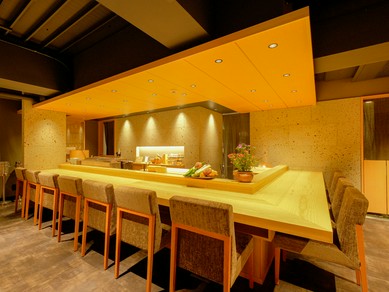 極上の一杯とこだわりの一皿で、ビジネスシーンにも寄り添う