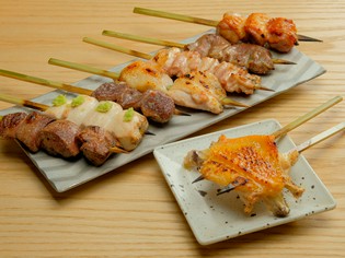噛みしめる度に、じゅわ～っと肉汁があふれ出す『鳥串焼』