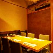 本格的な和食で大人の女子会はいかがでしょうか。飲みやすいアルコール類も豊富に取り揃えられています。また、家族や同僚の誕生日会や記念日のお祝いシーンでの利用も可能です。