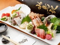 厳選された、鮮度が高く旨みが凝縮した刺身を贅沢に『刺盛り　旬のお造り』