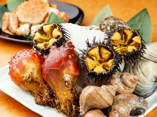 新鮮な「海の幸」を使った、その時期ならではのもてなし