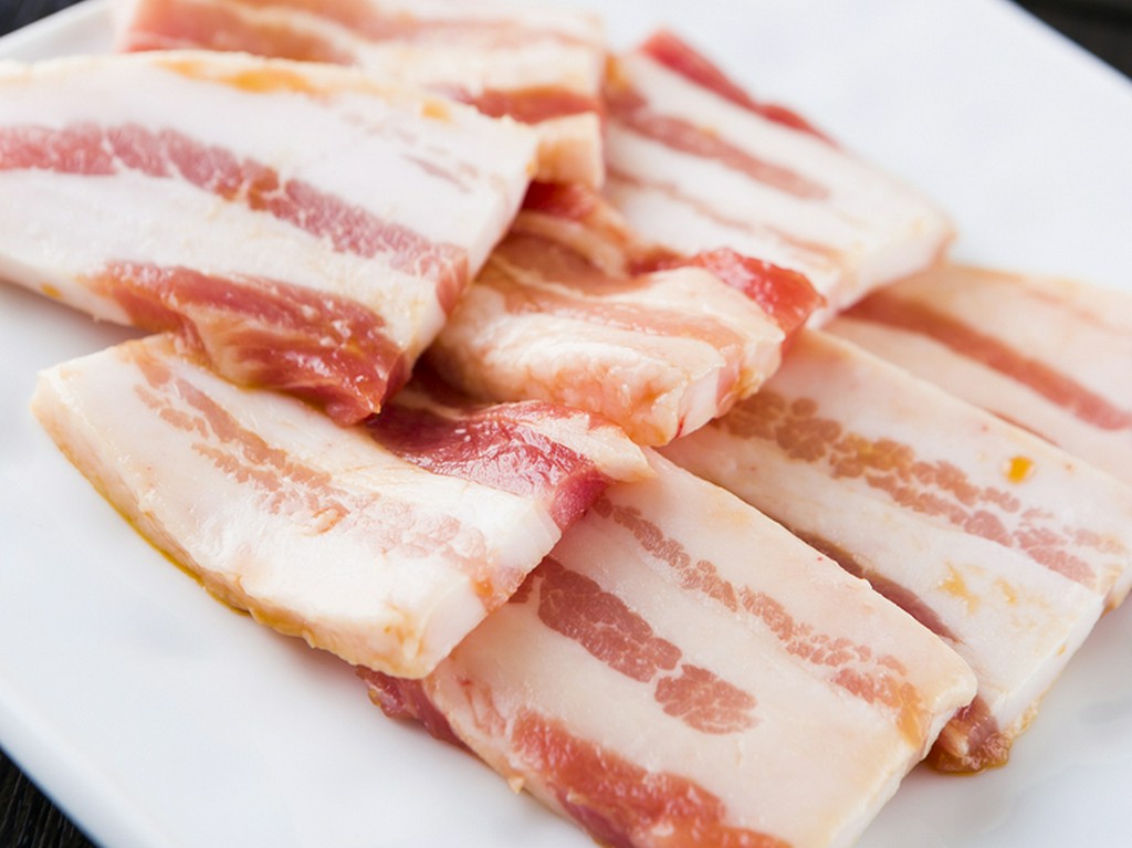 クセがなく本来の脂の旨味と甘みが際立つ、宮城の銘柄豚を採用