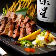 仙台と言えば牛タン。適度に脂が乗った牛タンの、さらにその芯の部分を炭火焼きにしています。あまり力を加えなくても、さっくりと噛みきれ、驚くほど柔らかいと評判の一品です。