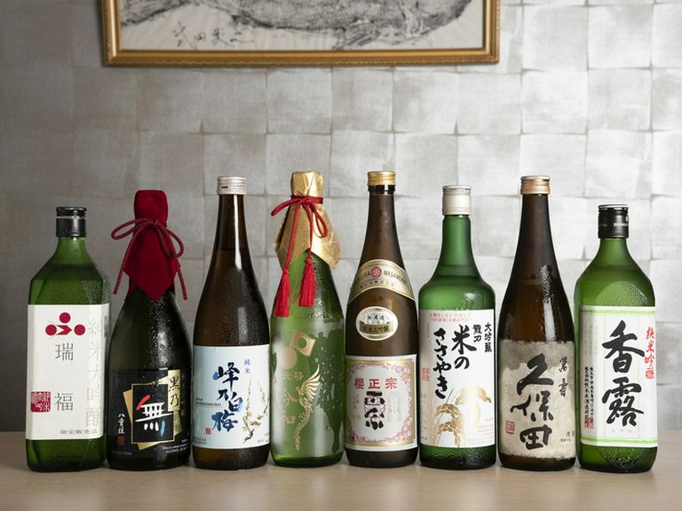 料理とのペアリングには、店主厳選の日本酒を