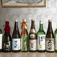 灘のお酒や季節によって変化していく銘柄など、その一本に出合うため足繁く店を訪れる常連客も多いそうです。シャンパングラスで味わう日本酒は、おちょこやぐい飲みとは、また異なる風味を楽しませてくれます。