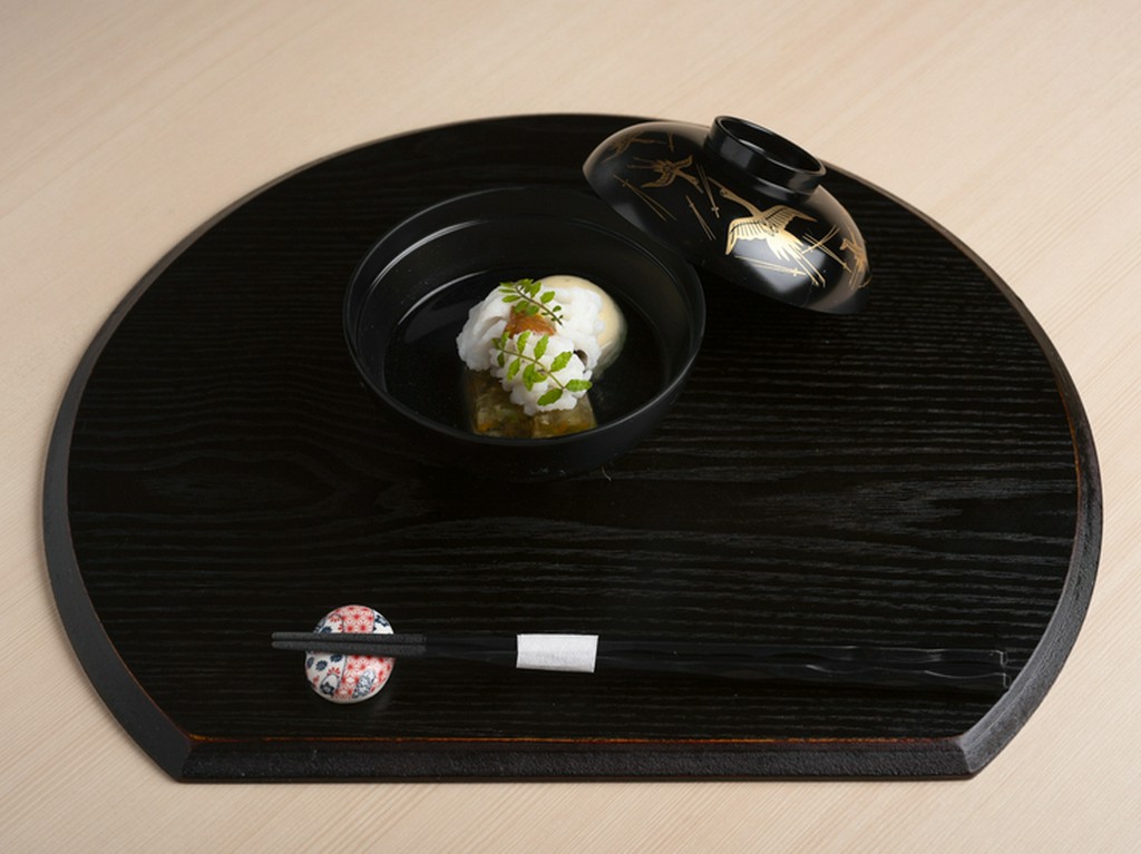 出汁の中に溶け込んでいる四季折々『椀物』