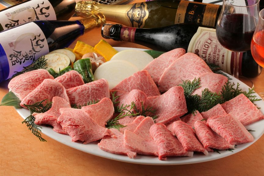 国産黒毛和牛の希少部位が一度に味わえる『幻のVIPセット(4〜5名様)』