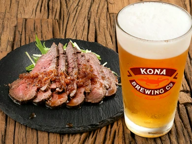 丁寧な仕込みが、牛肉の柔らかさを残している『サーロインローストビーフ』
