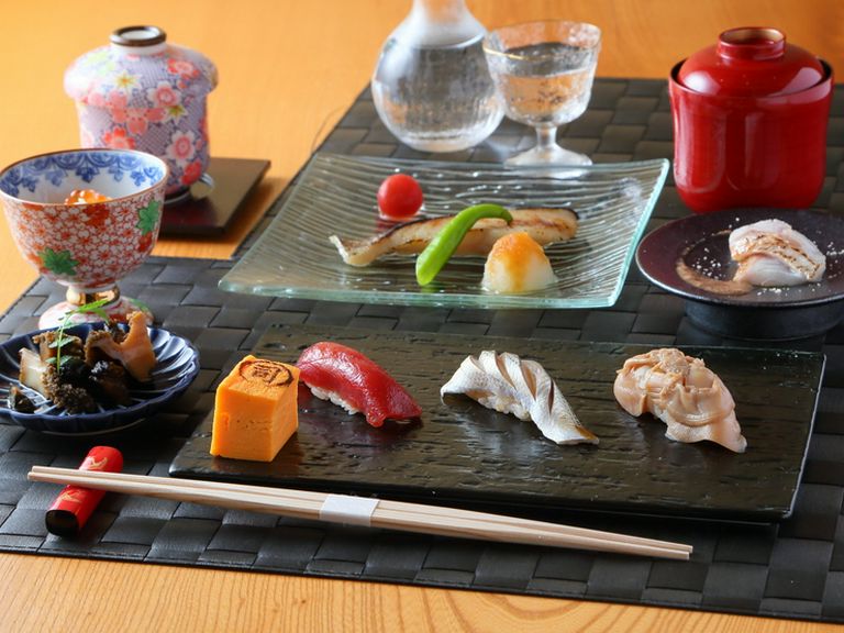 大切なゲストを招いて至福のひととき。個室で味わう春夏秋冬