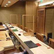 コロナ対策により席数を減らしています。