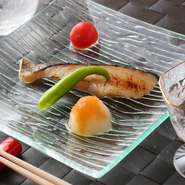 脂の乗った銀鱈は、西京味噌との相性が抜群。西京味噌はふんわりと甘みのある味わい。銀鱈の旨味と味噌の深いコクが、しっかりと凝縮している逸品。※コース料理の一品となります。