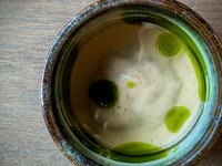 目利きした旬の魚やその日の良質な魚を厳選。魚に合わせた調理法で提供されます。仕入れにより魚はさまざまで、日毎に異なるのも楽しみのひとつです。