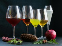 さまざまな色彩のペアリングを提案。 料理とのマリアージュに心も身体も癒やされます。