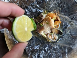 特殊なフィルムで素材の旨みを凝縮する『アクアパッツァ』