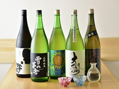 季節酒をはじめ、旬の鮮魚に合う旨い日本酒を吟味して取り揃え